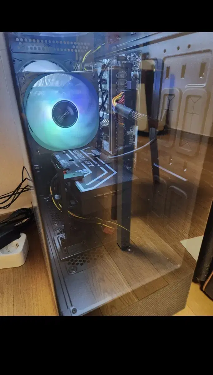 데스크탑 판매합니다. 5600, rtx4060, ram 32gb, ssd