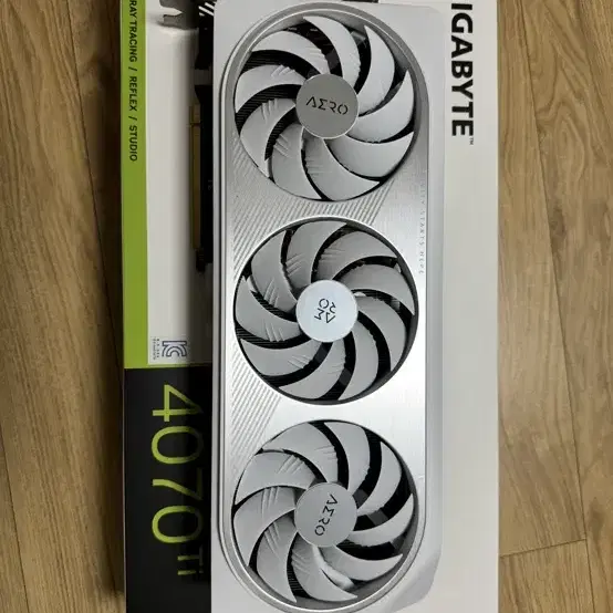 기가바이트 RTX4070TI AERO (판매완료)