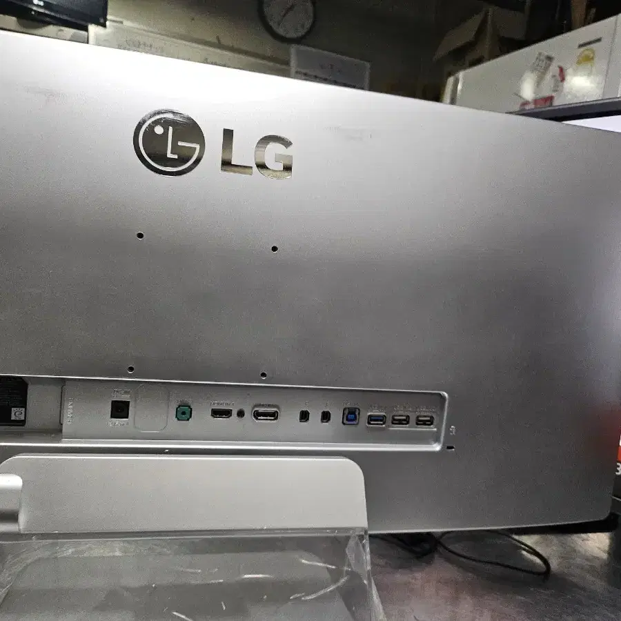 LG34UM95