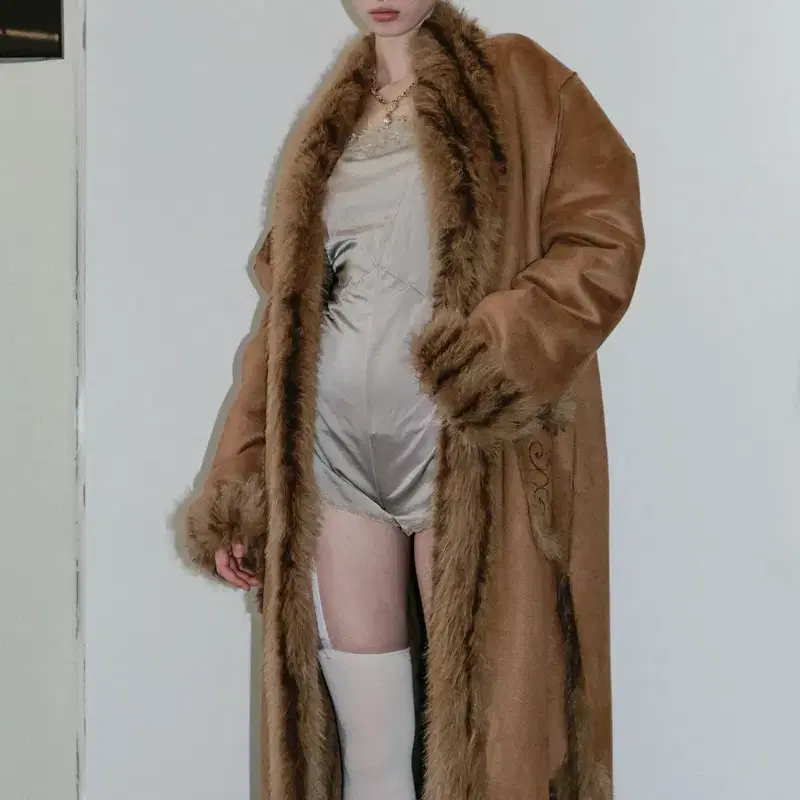 스컬프터 리버시블 Faux Mouton Coat Camel