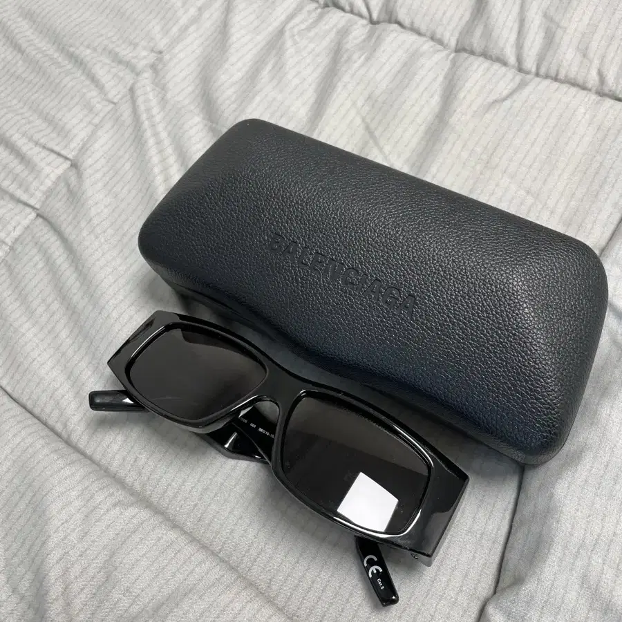 발렌시아가 BALENCIAGA 선글라스 BB0100S 001