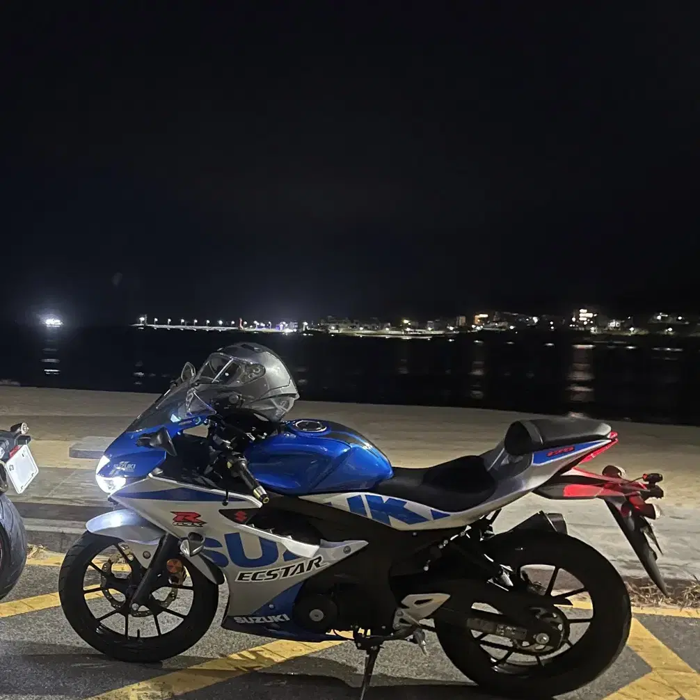 스즈키 gsx-r 125 스페셜 카울 팝니다