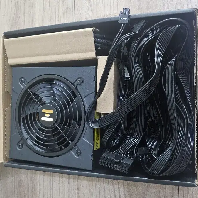 FSP GT PRO 1000W 80PLUS