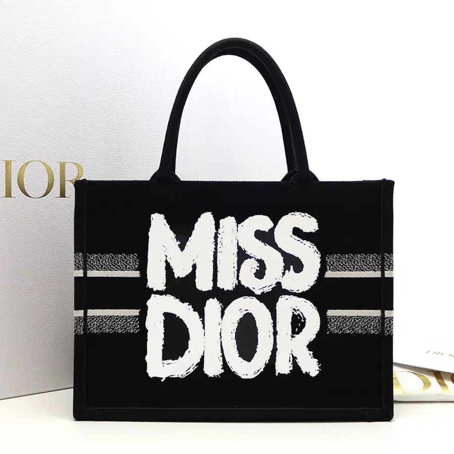 [착한중고명품동래점] 디올 MISS DIOR 북토트 미듐 M1296