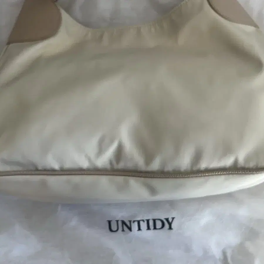 Untidy Flare Bag Beige