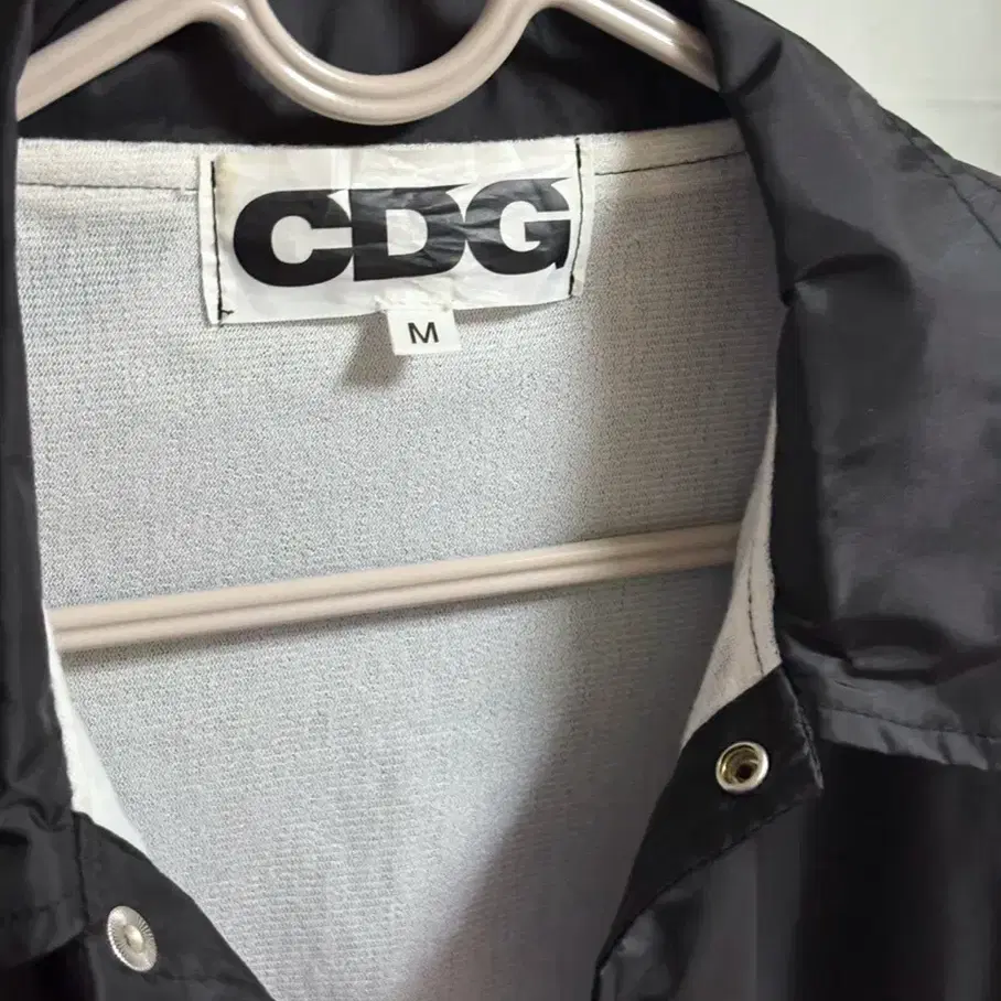 꼼데가르송 CDG 바람막이