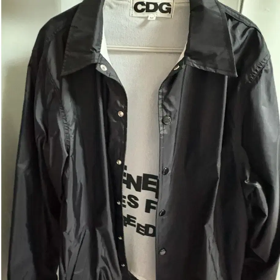 꼼데가르송 CDG 바람막이