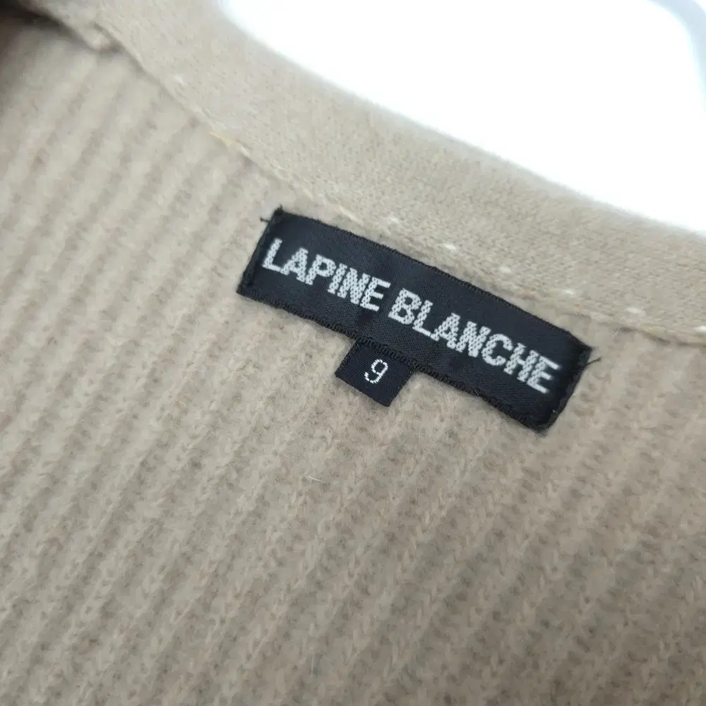 LAPINE BLANCHE 라피네블랑쉐 울블렌드 골지 니트가디건 C239