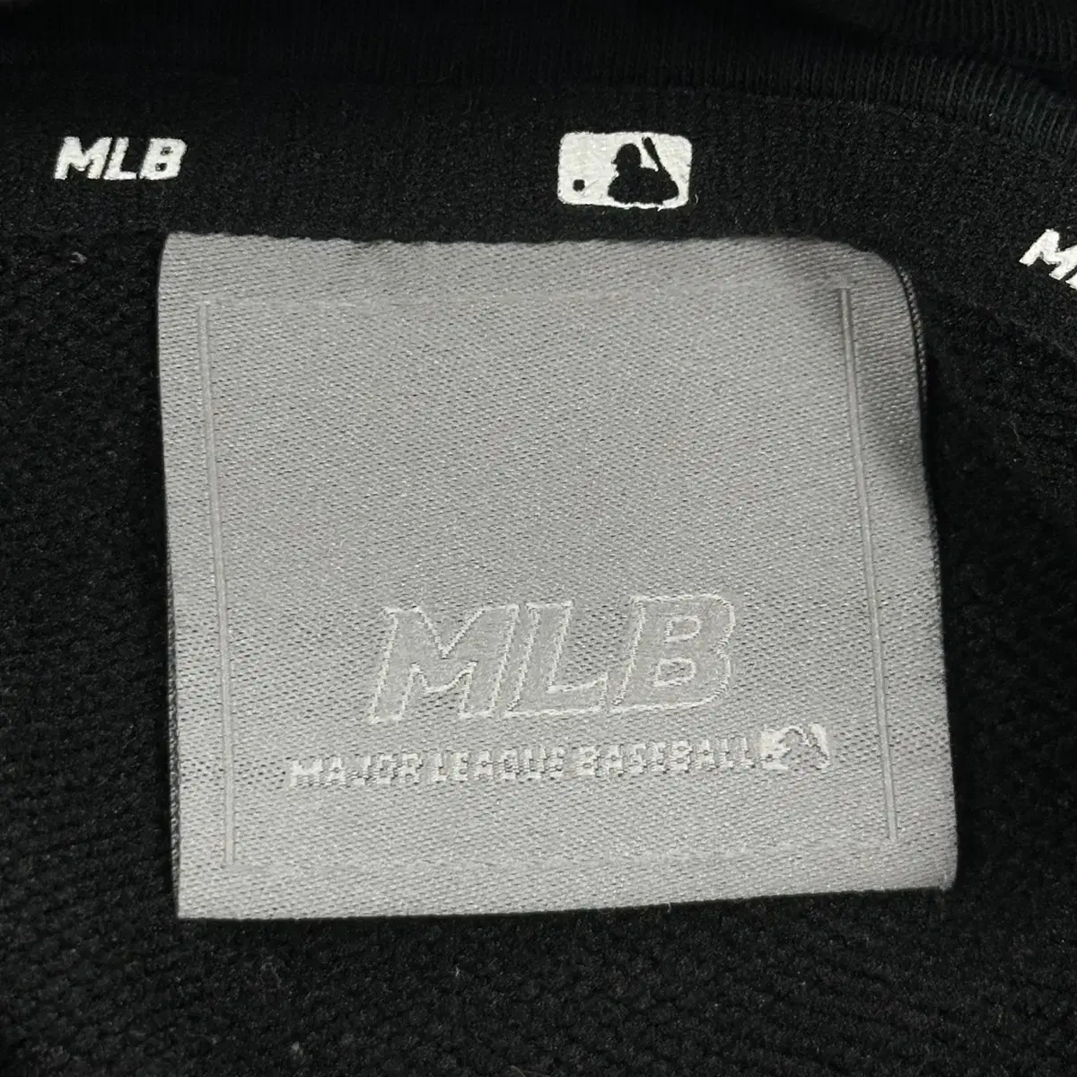 (XL) MLB 뉴욕 양키스 미니멀 스펠아웃 후드티 블랙