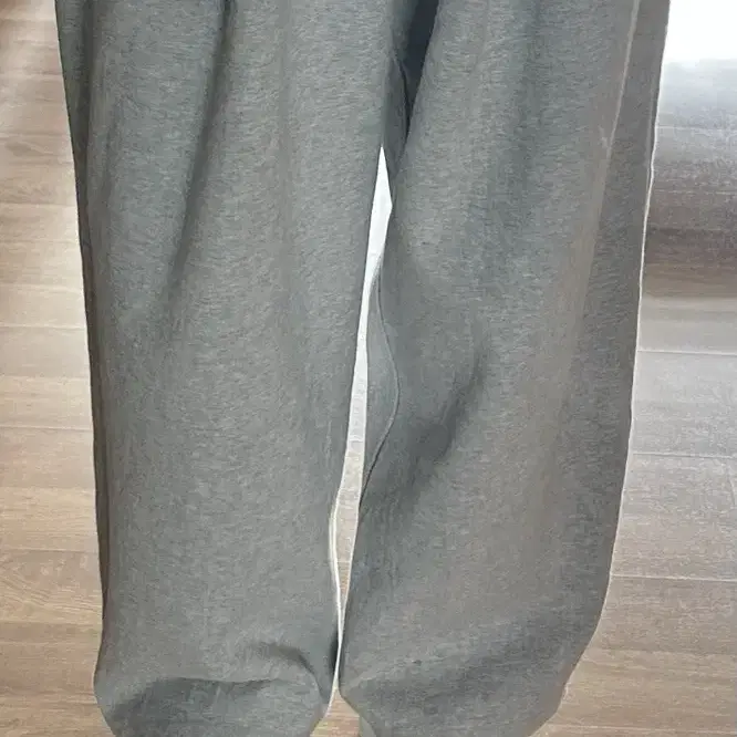 Deep One Tuck Sweat Pants [Grey]