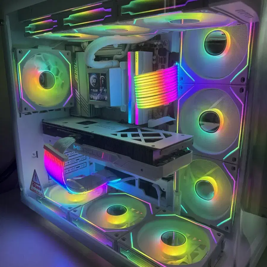 올화이트 rgb 데스크탑 7800x3d 4070s