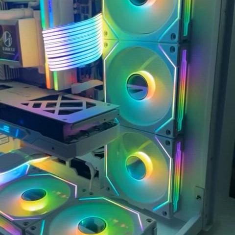 올화이트 rgb 데스크탑 7800x3d 4070s