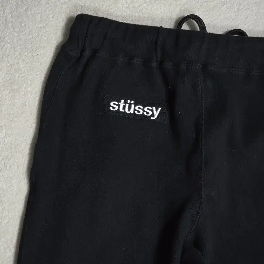 스투시 stussy 이탤릭 크롭 스웨트 팬츠