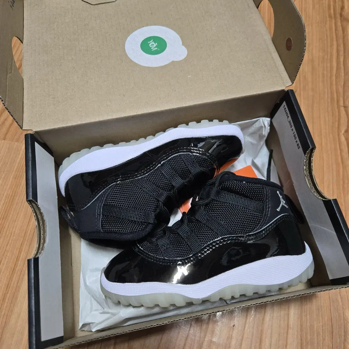 JORDAN 11 RETRO TD 유아 140mm 새상품 판매합니다(병행