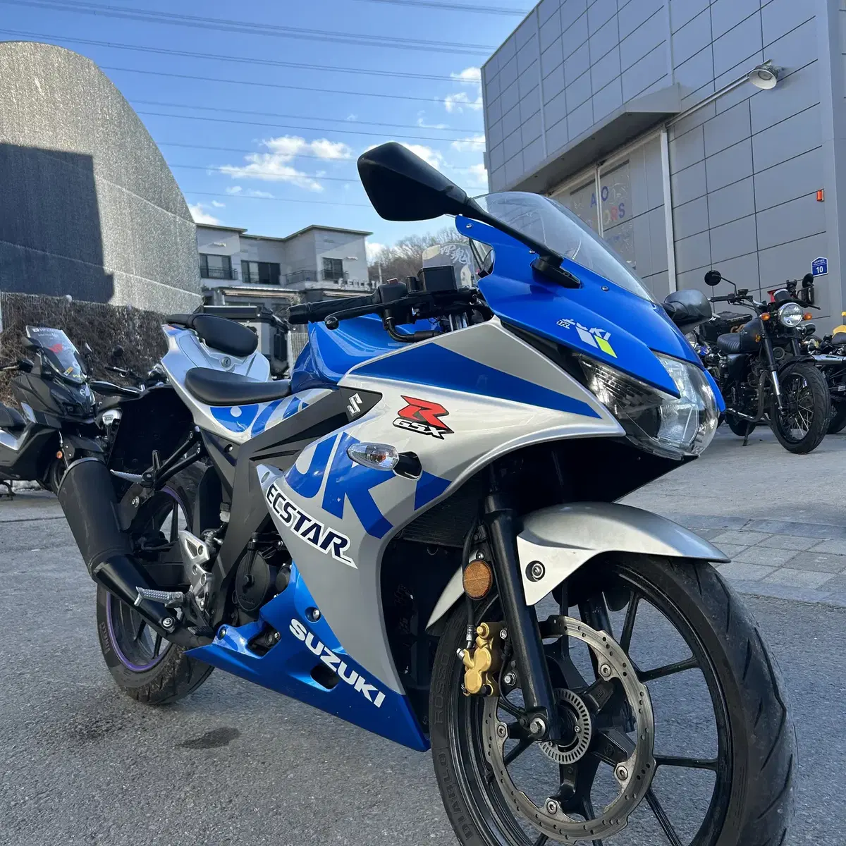 스즈키 gsxr125 21년식 1만키로 스페셜 카울 저렴하게 판매합니다