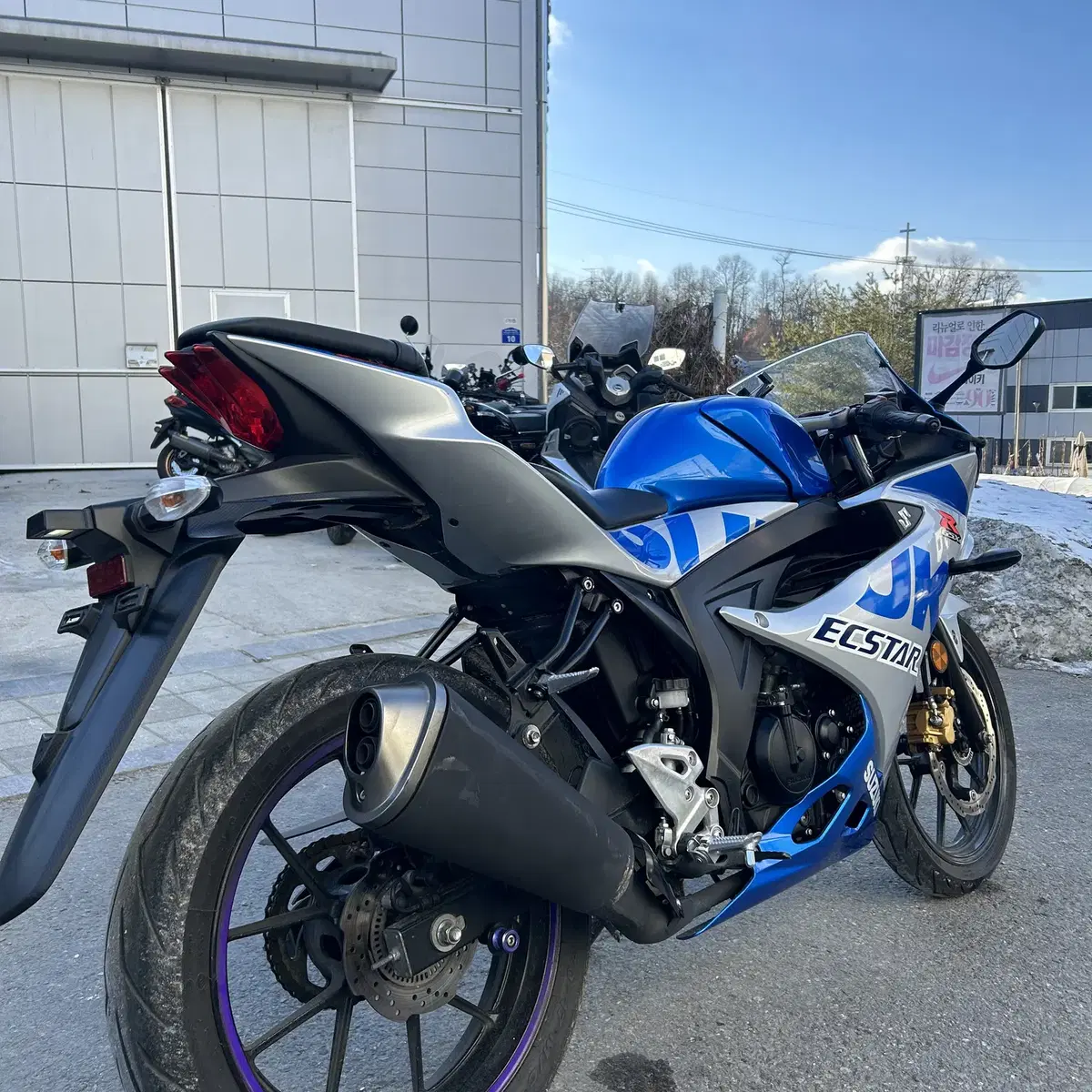 스즈키 gsxr125 21년식 1만키로 스페셜 카울 저렴하게 판매합니다