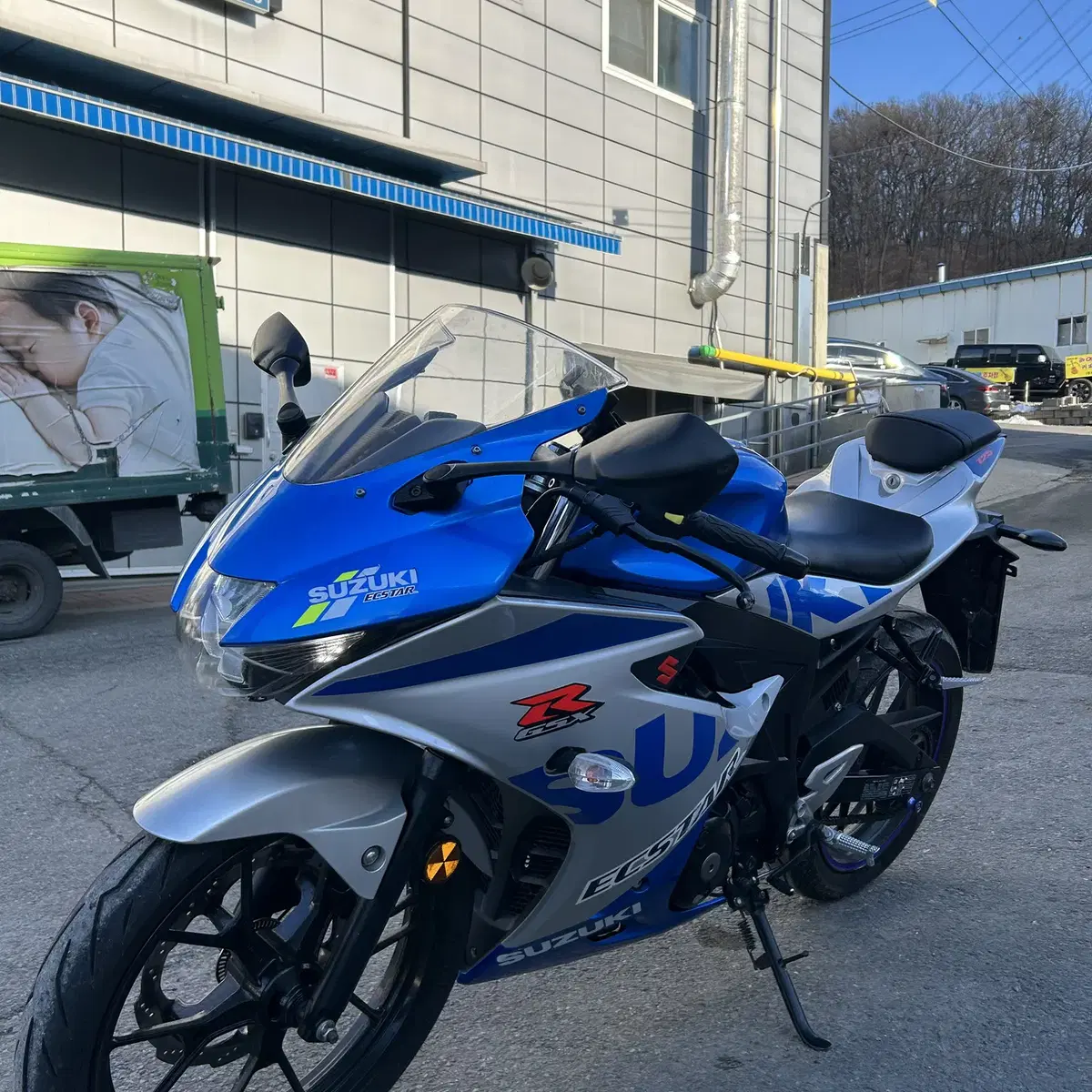 스즈키 gsxr125 21년식 1만키로 스페셜 카울 저렴하게 판매합니다