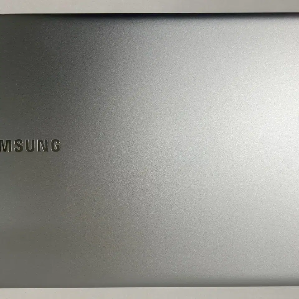 삼성노트북5 15인치 NT560XAZ 펜티엄 4415U 4GB 128GB