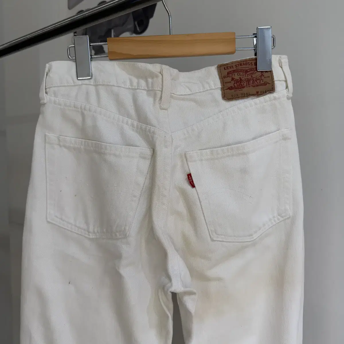 LEVIS 화이트 팬츠 (Made in Japan)