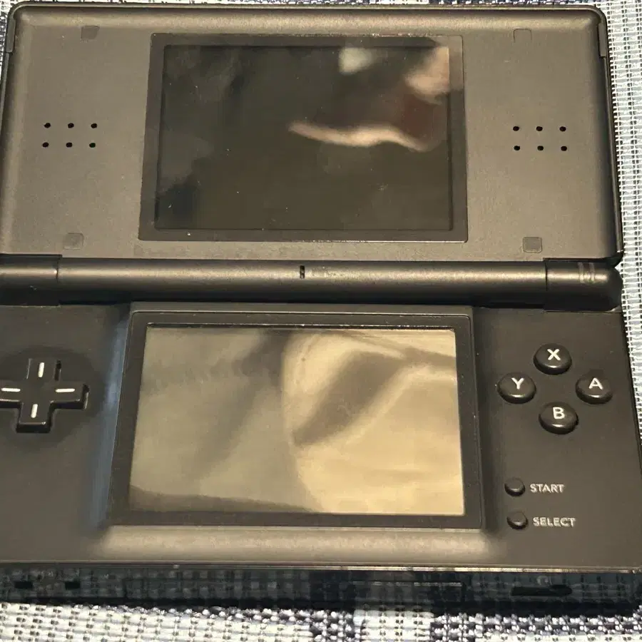 닌텐도 DS Lite 블랙 + 포켓몬스터 하트골드 알칩