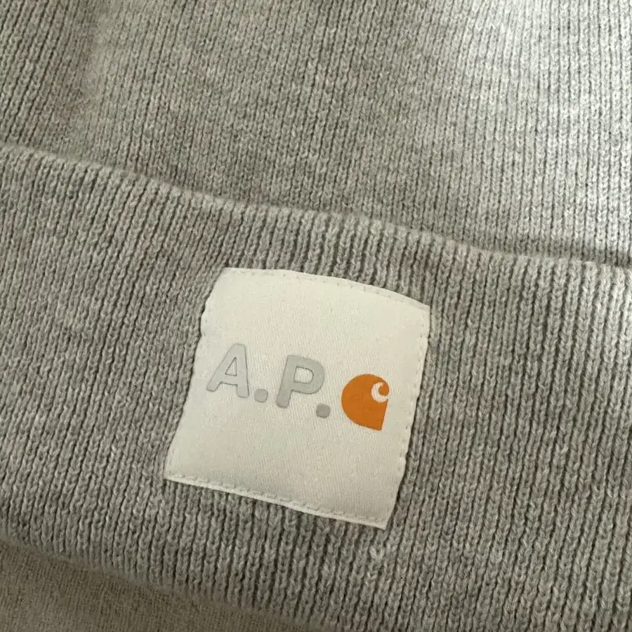 칼하트 x 아페쎄 a.p.c  롱비니