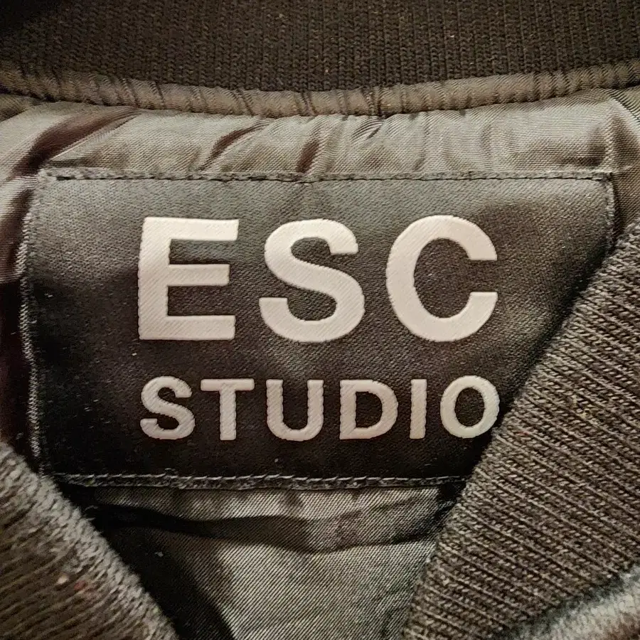 ESC STUDIO 벨벳 집업 자켓