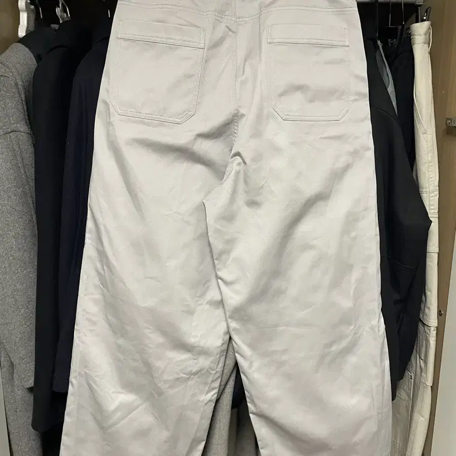 이에이 PANI SIDE TUCK PANTS L