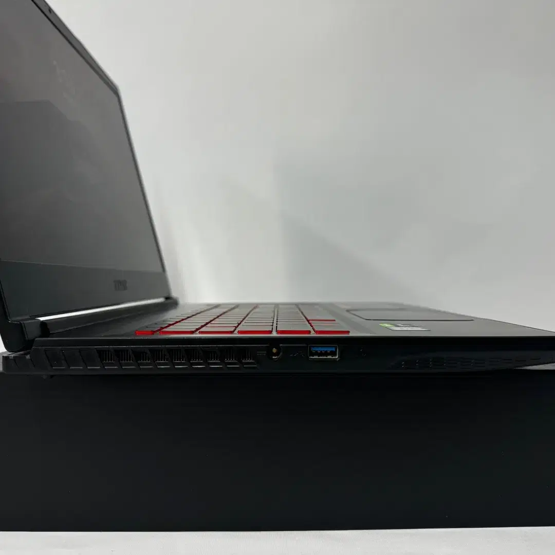 MSI 게이밍노트북 i7 9750 16G 1650 500G GF63