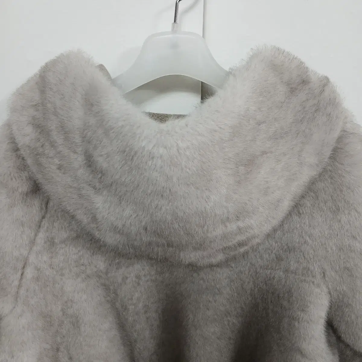 Haute Fur 고품질모피 실버그레이 후드숏코트 77 L 100 새제품