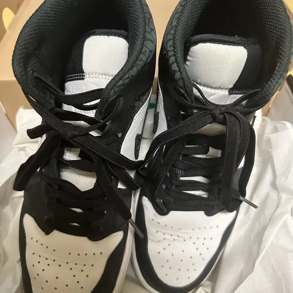 나이키 Jordan 1 Mid SE Off Noir Black White