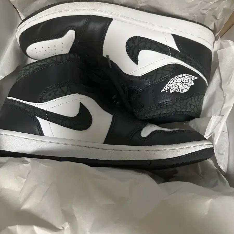 나이키 Jordan 1 Mid SE Off Noir Black White