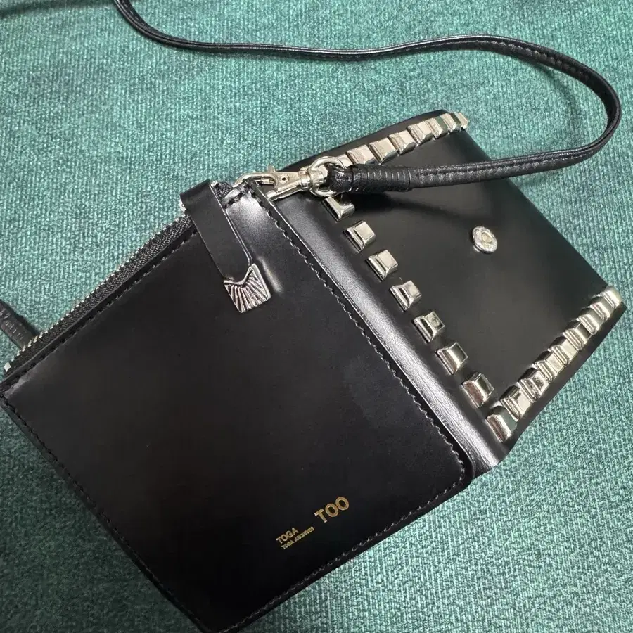 [OS] 토가 풀라 Leather Wallet Shoulder 블랙