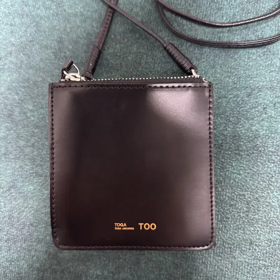 [OS] 토가 풀라 Leather Wallet Shoulder 블랙