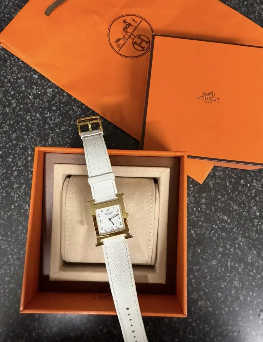 Hermès Hour