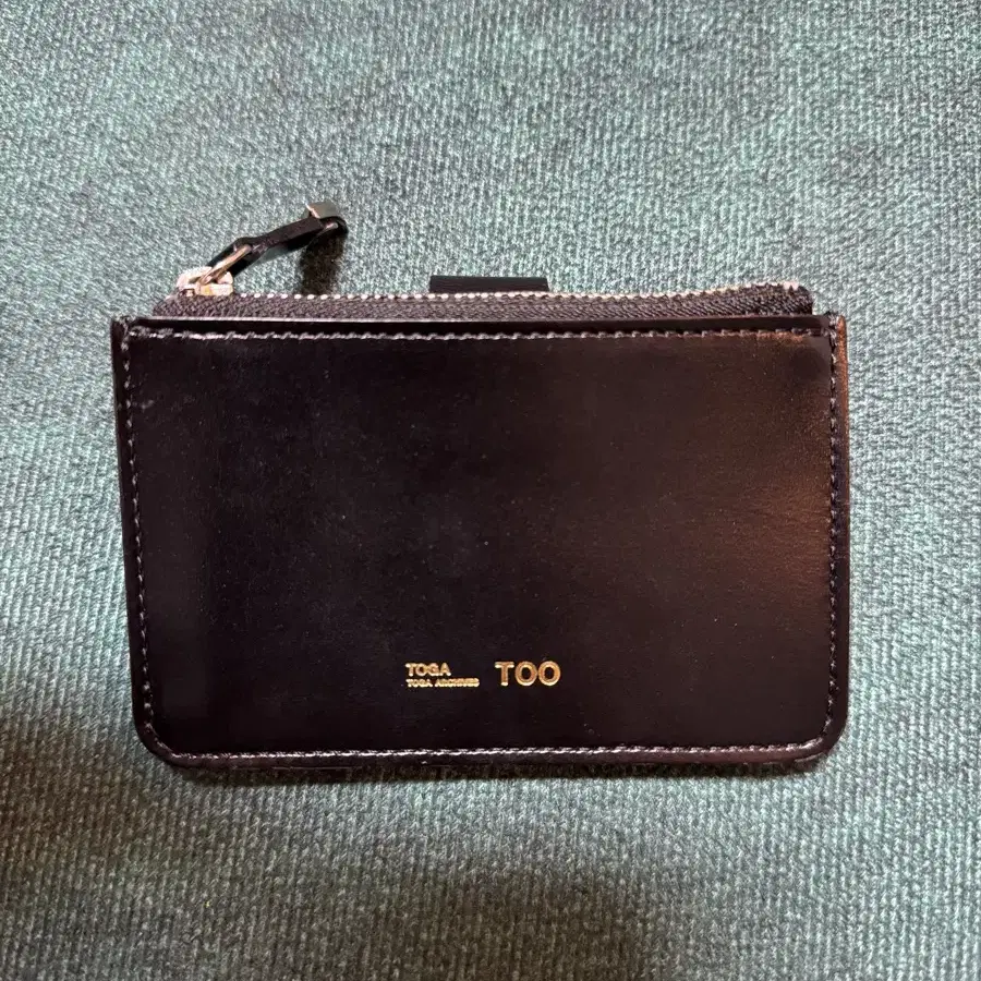 [OS] 토가 LEATHER WALLET STUDS SMALL 다크 레드