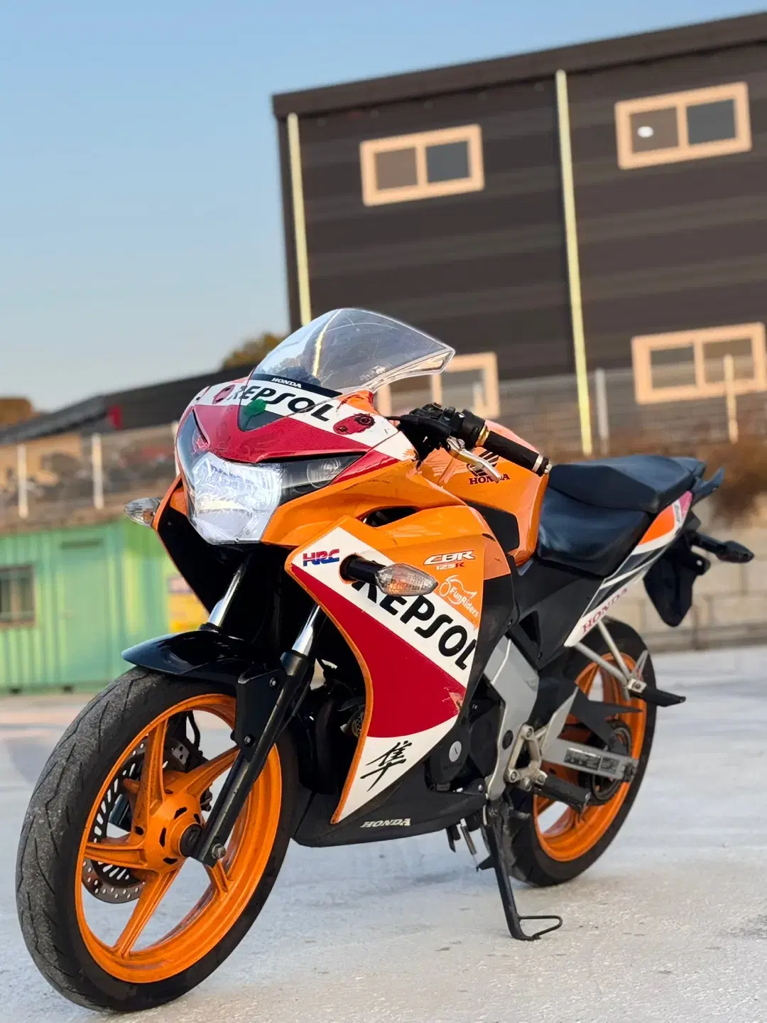 혼다 cbr125r 15년식 3만km sc머플러 튜닝 차량 판매합니다.