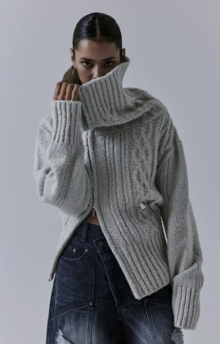 트리밍버드 2-way Unbalance Off-shoulder Knit