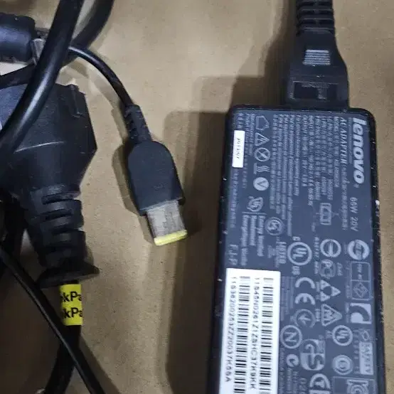 레노버 노트북 아답터 65W 20V