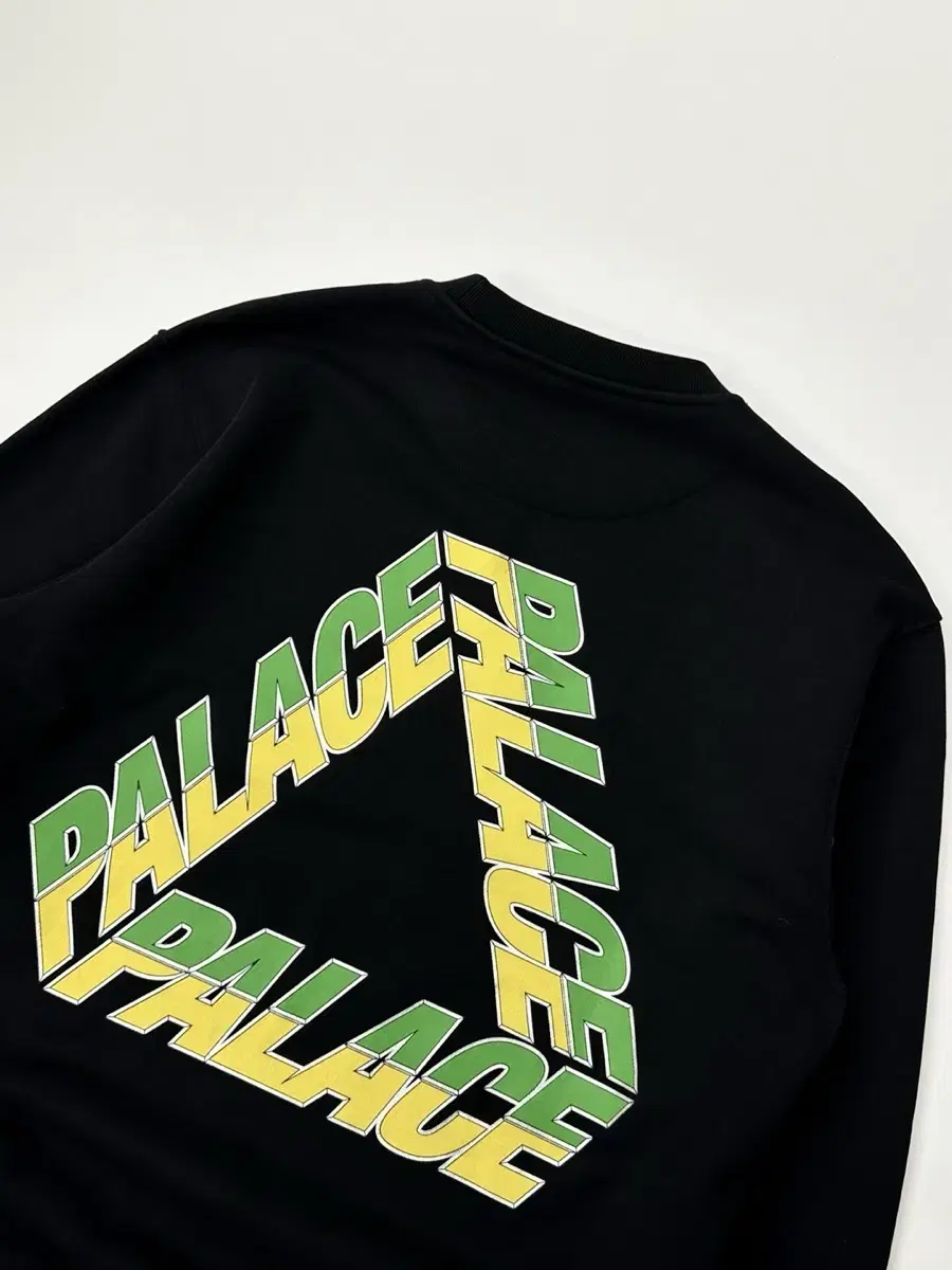 Palace 팔라스 스플릿 크루넥 맨투맨 블랙