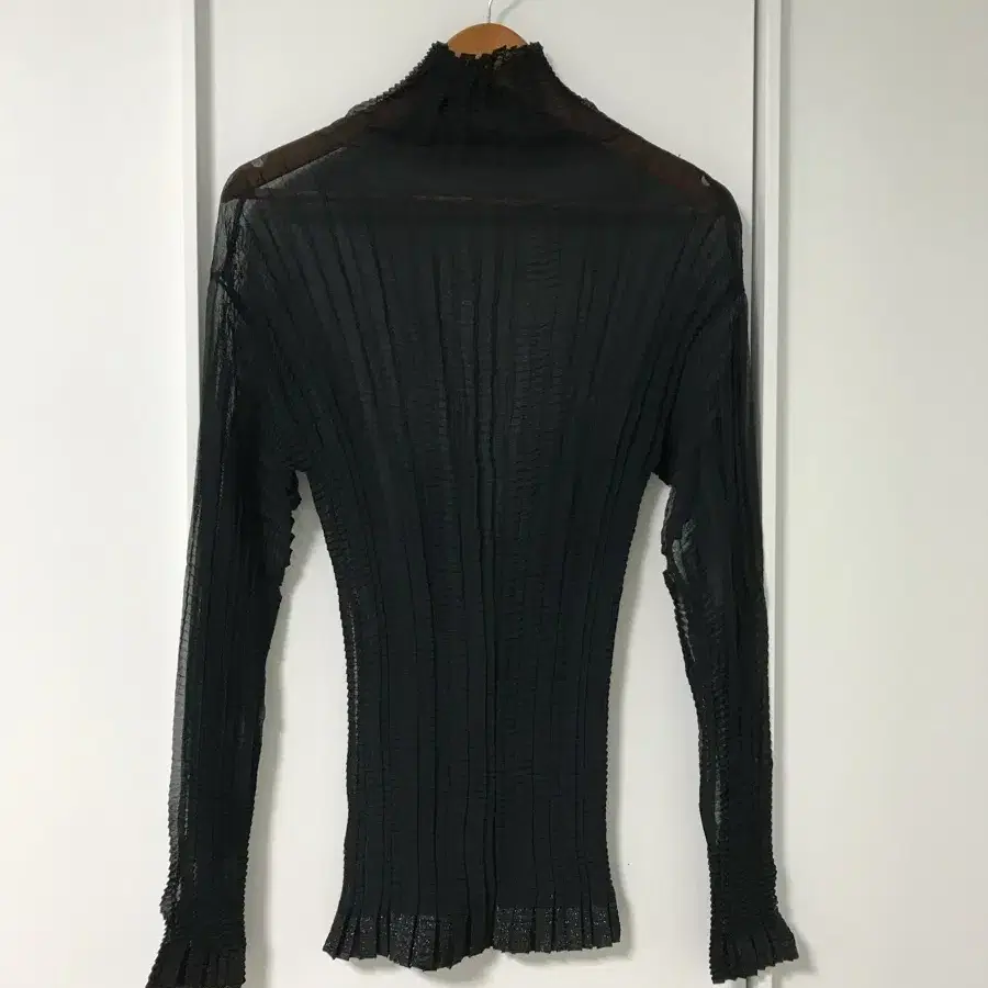 vintage pleats pearl blouse