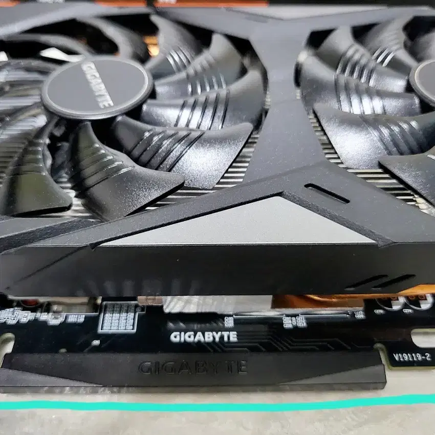 기가바이트 GTX1660 super 박스유 그래픽카드 매우 깨끗