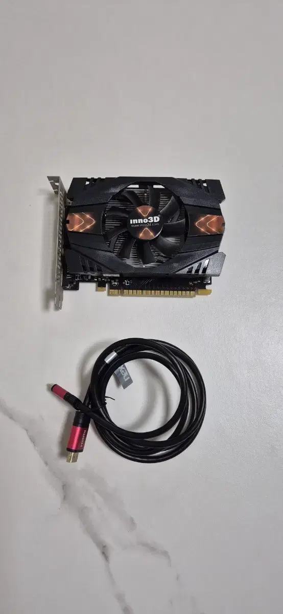 gtx 750 - hdmi 전용 케이블 포함