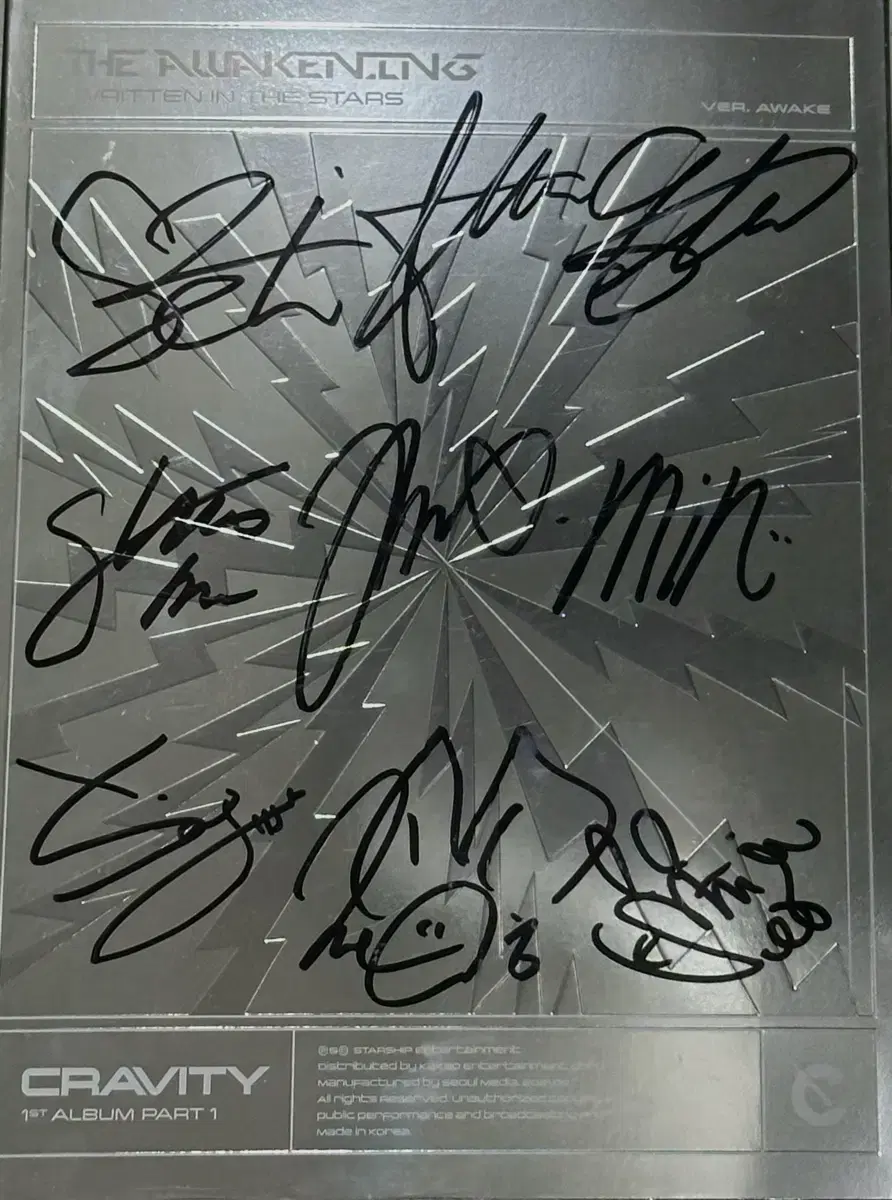 Cravity's autographed album + handwritten message