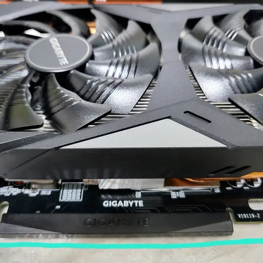 기가바이트 GTX1660 super 박스유 그래픽카드 매우 깨끗