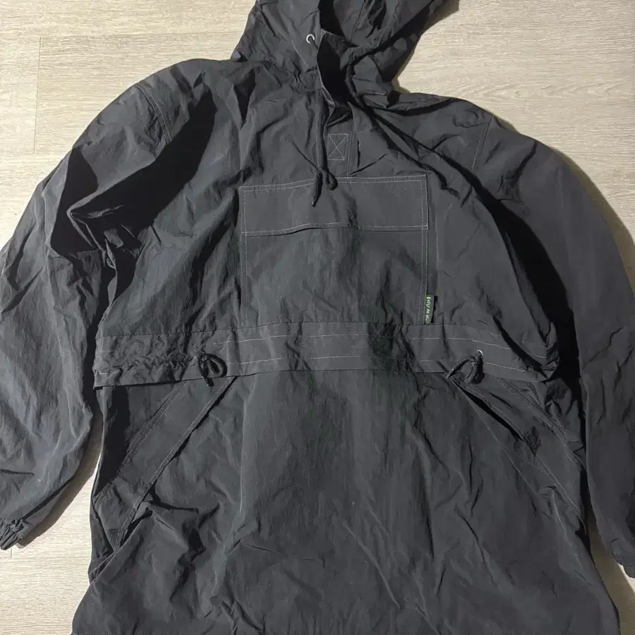 아조바이아조 CH Sunset Logo Anorak [Black]