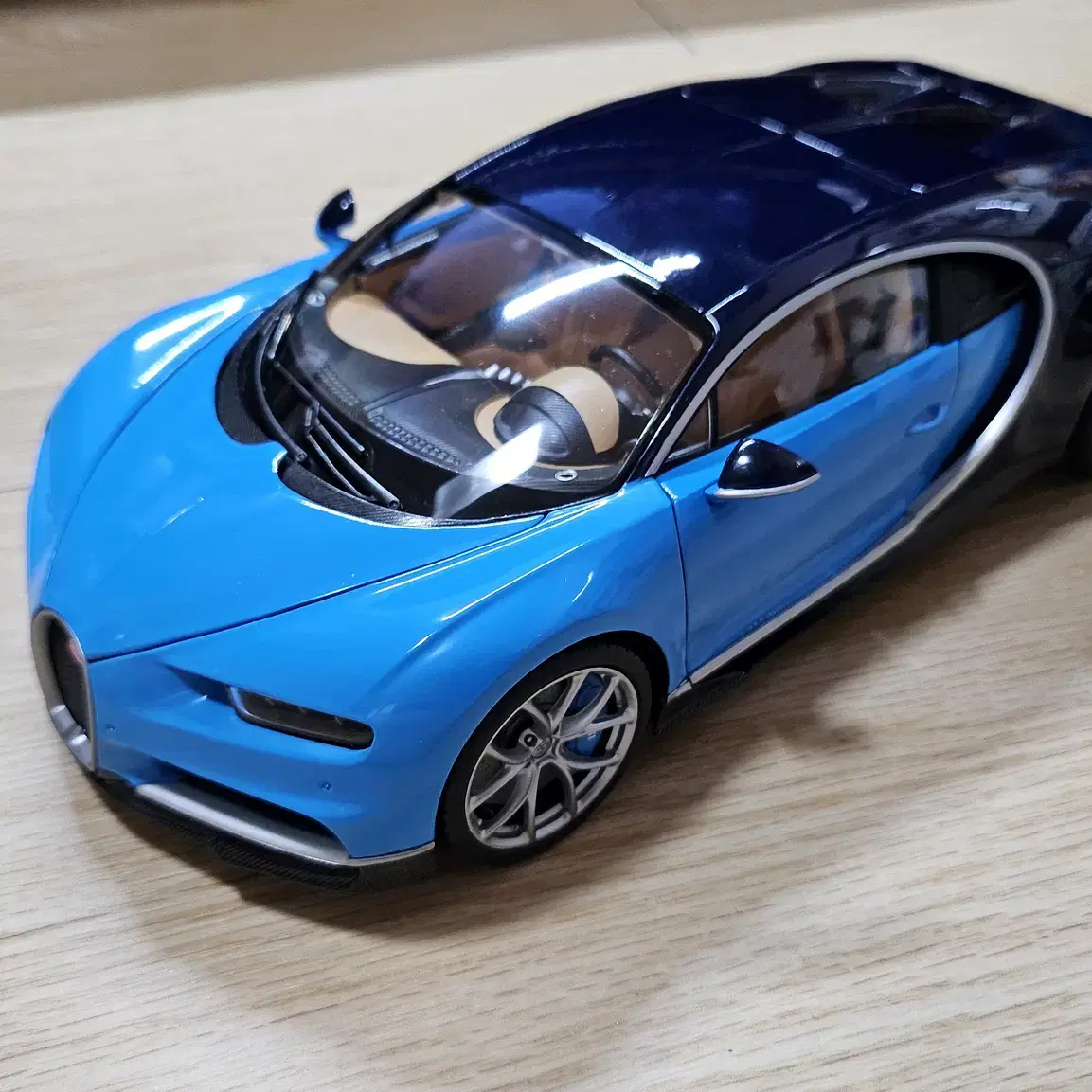 GT AUTOS 1:18 부가티 시론