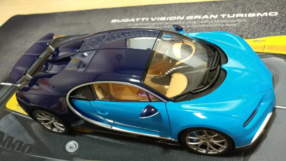 GT AUTOS 1:18 부가티 시론