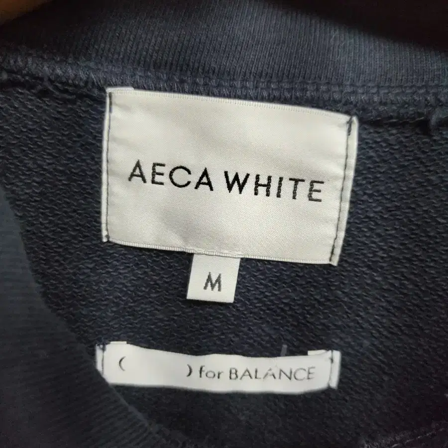 M) AECA WHITE 쿼터집업 스웻셔츠 팝니다