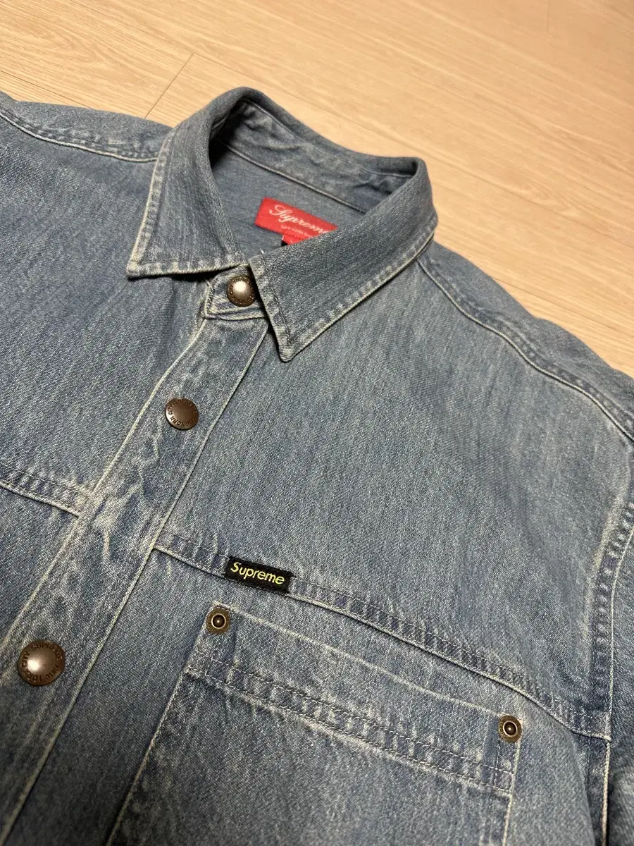 유일매물)Supreme Snap Work Shirt Denim 22FW