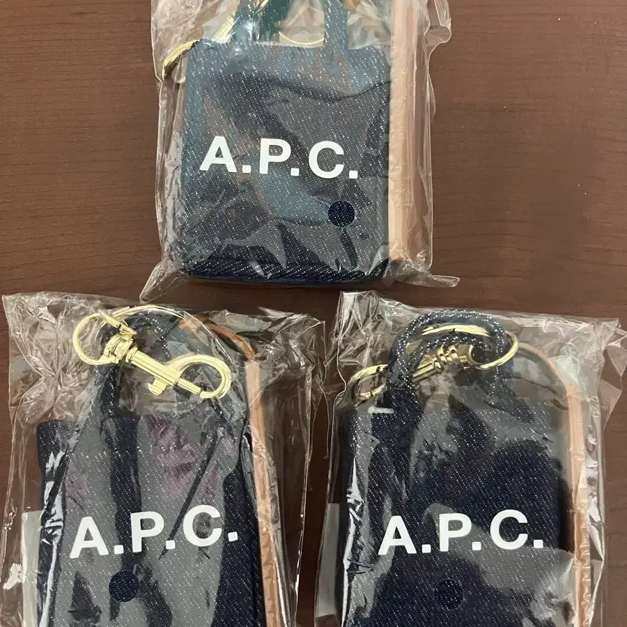 [새상품] APC 아페쎄 데님 키링